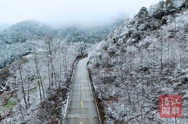 四川平武：雪润山乡兆丰年