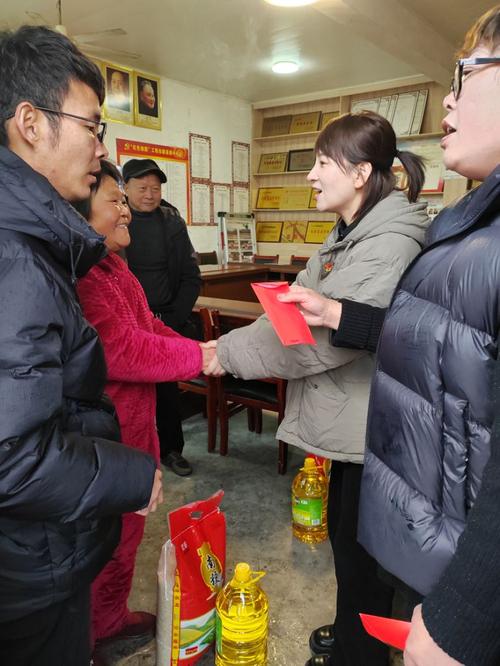 （新春走基层）大山深处铁路帮扶村走出的铁路新工