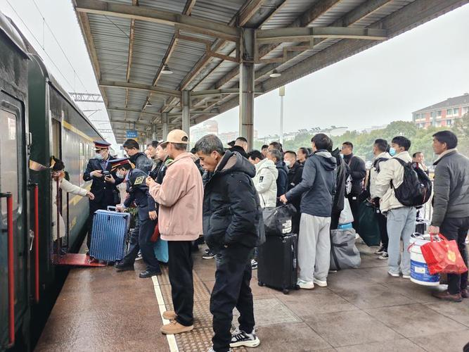 银川客运段端午假期运送旅客量同比增长36%