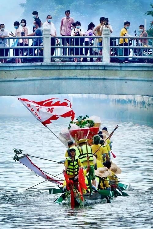 广州“车陂龙舟景”场面热闹