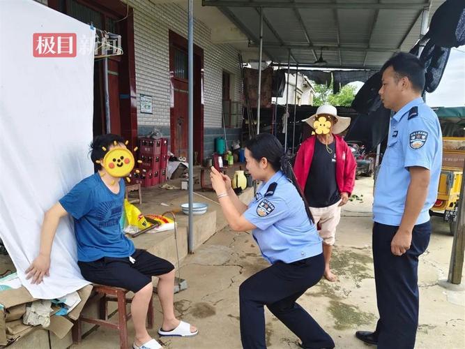 北京市公安局为出行不便群众提供居民身份证“上门办”便民服务