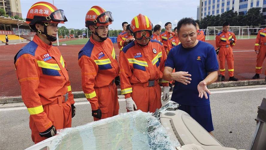 港深两地举行联合救援演习